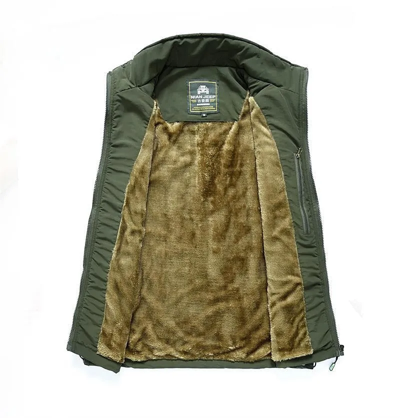 Adventure Seeker's Multi-Pocketed Fleece Jacket - Versatile Outdoor Vest