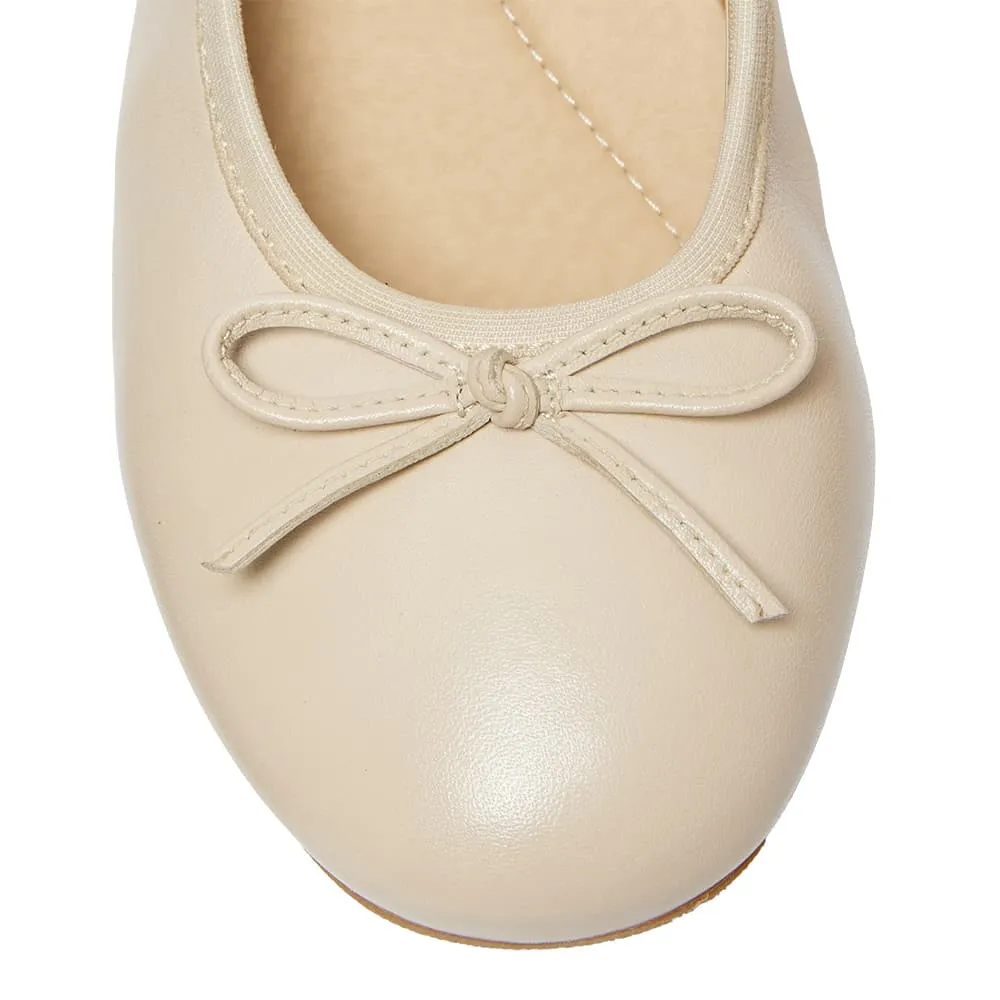 Belamy Flat in Nude Leather