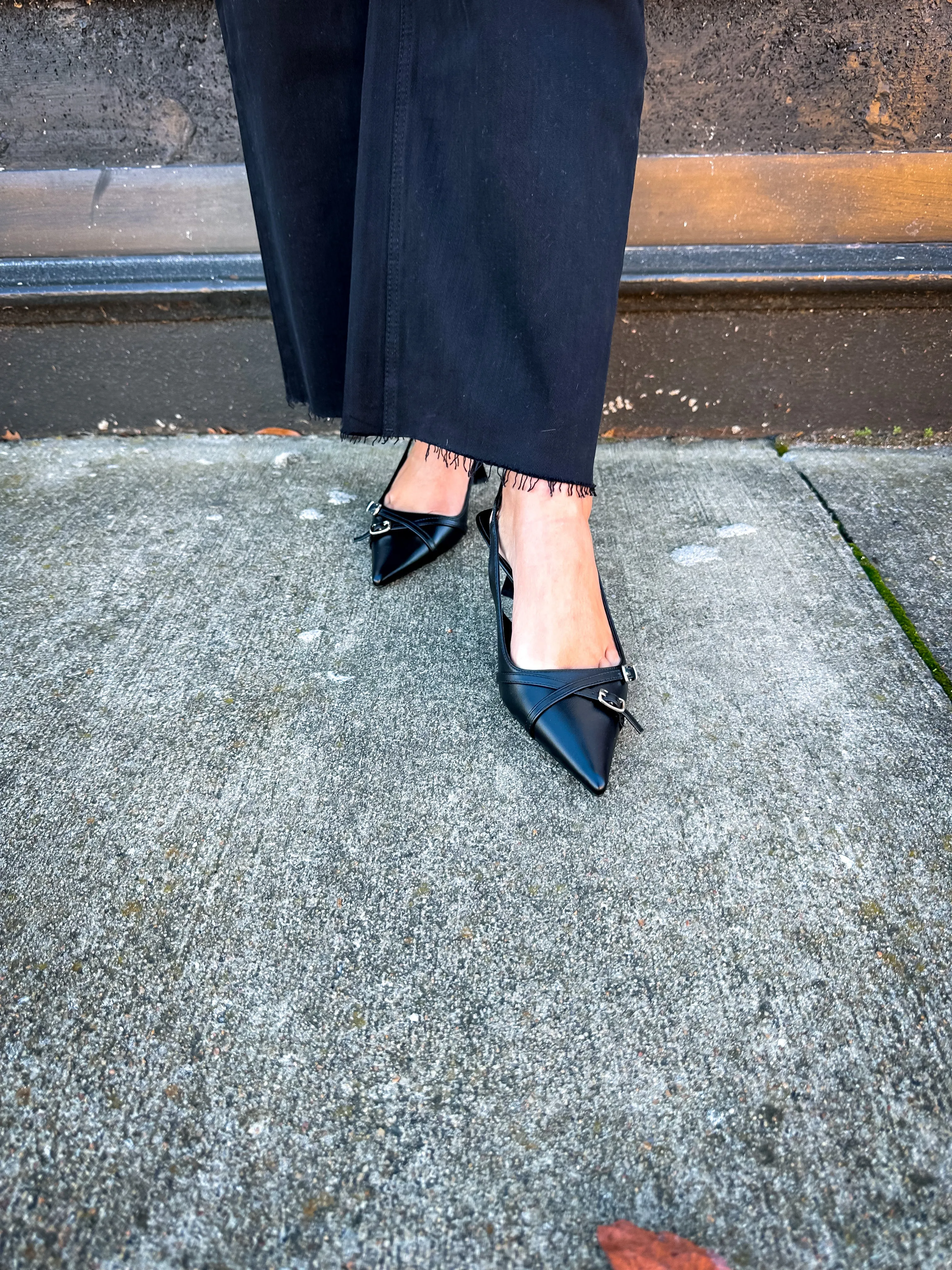 Sidney Slingback kitten heel