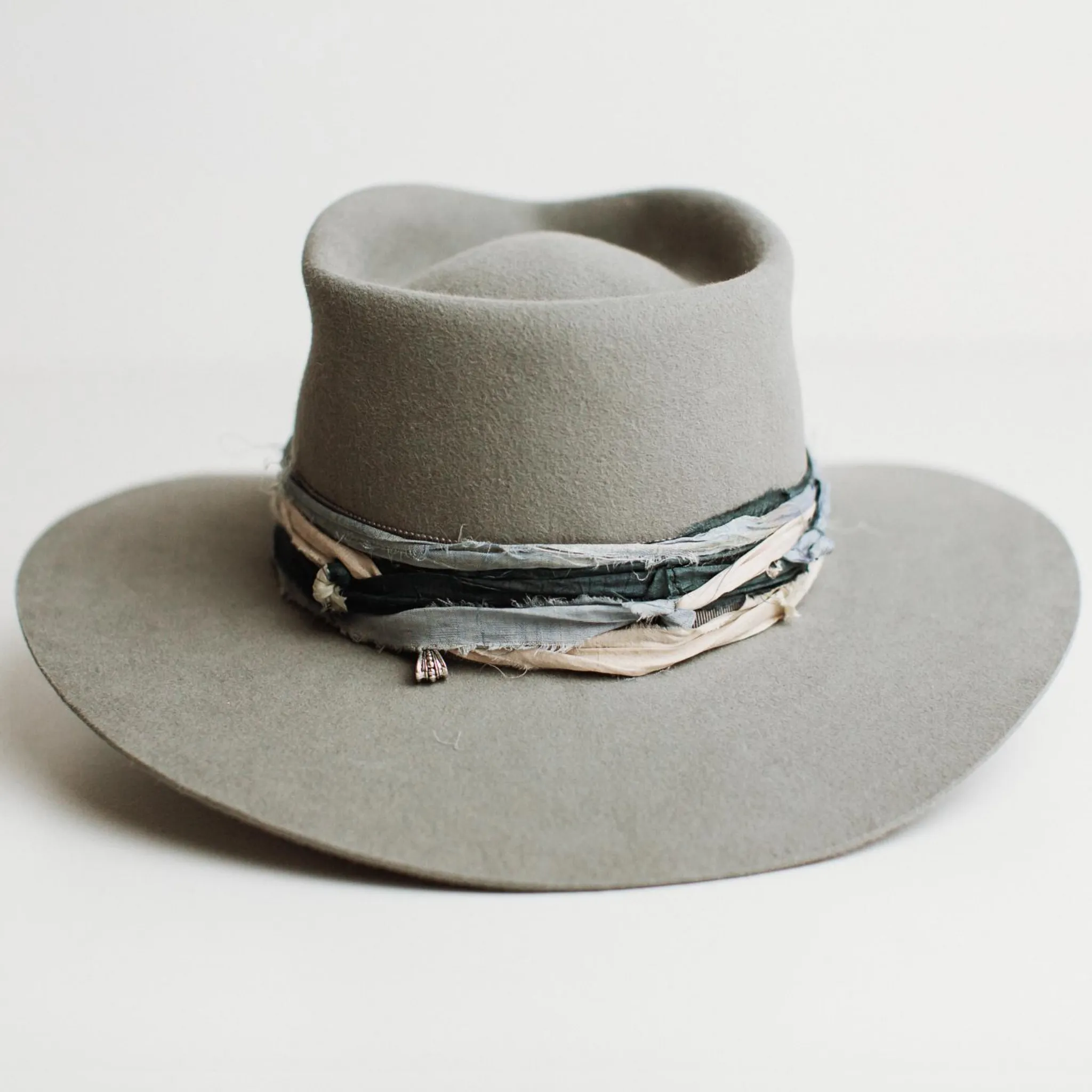 Trendy Trilby Felt Fedora