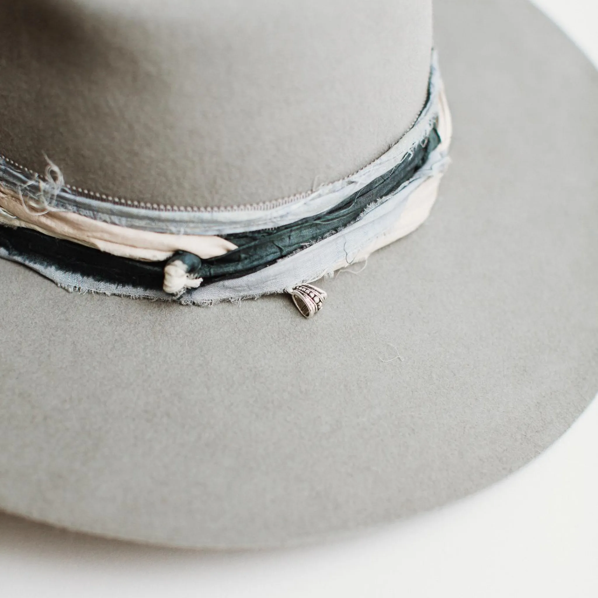 Trendy Trilby Felt Fedora